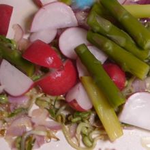 Radieschen und Spargel