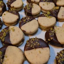 Mandeltaler mit Pistazienmarzipan