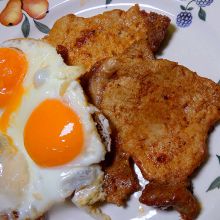 Grillkotelett servieren