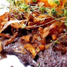 Zwiebelrostbraten - Rumpsteak mit Zwiebeln