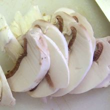 Champignons schneiden