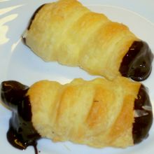 Schaumrolle mit Vanillecremefüllung