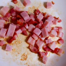 Schinkenwürfel anbraten