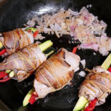 Fleischröllchen anbraten