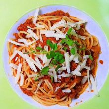 Spaghetti Bolognese mit Parmesan