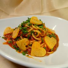 Spaghetti bolognese mit gebratenem Kürbis