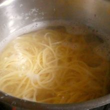Spaghetti kochen