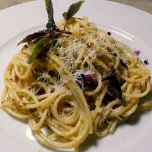 Spaghetti mit Basilikumpesto