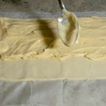 Topfenstrudel füllen