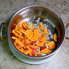 Süßkartoffeln anbraten