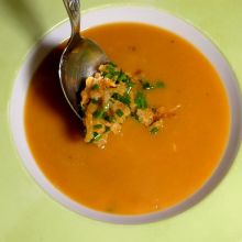 Süßkartoffelsuppe mit gebratenem Kürbis