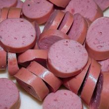 Wiener Würstchen schneiden