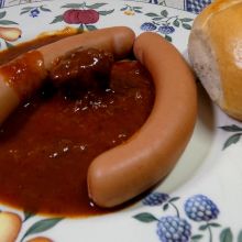 Wiener Würstchen mit Gulaschsaft