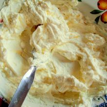 Topfen, Butter und Creme fraiche abrühren