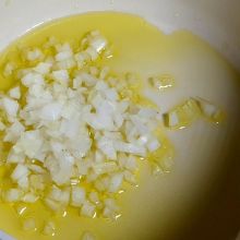 Zwiebel anschwitzen