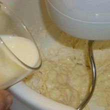 Milch zugeben