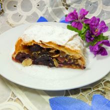 Kirschenstrudel einfach und schnell