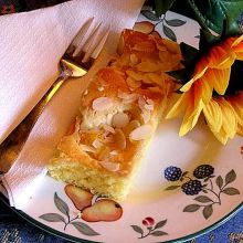 Marillenkuchen mit Mandelblättchen