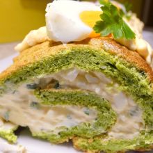 Pikante Spinatroulade mit Eifüllung