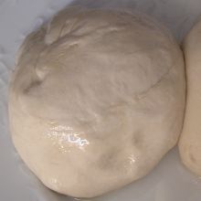 Strudelteig rasten lassen