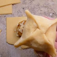 Äpfel mit Mürbteig einpacken
