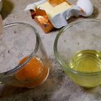 seperate egg-white from egg yolk