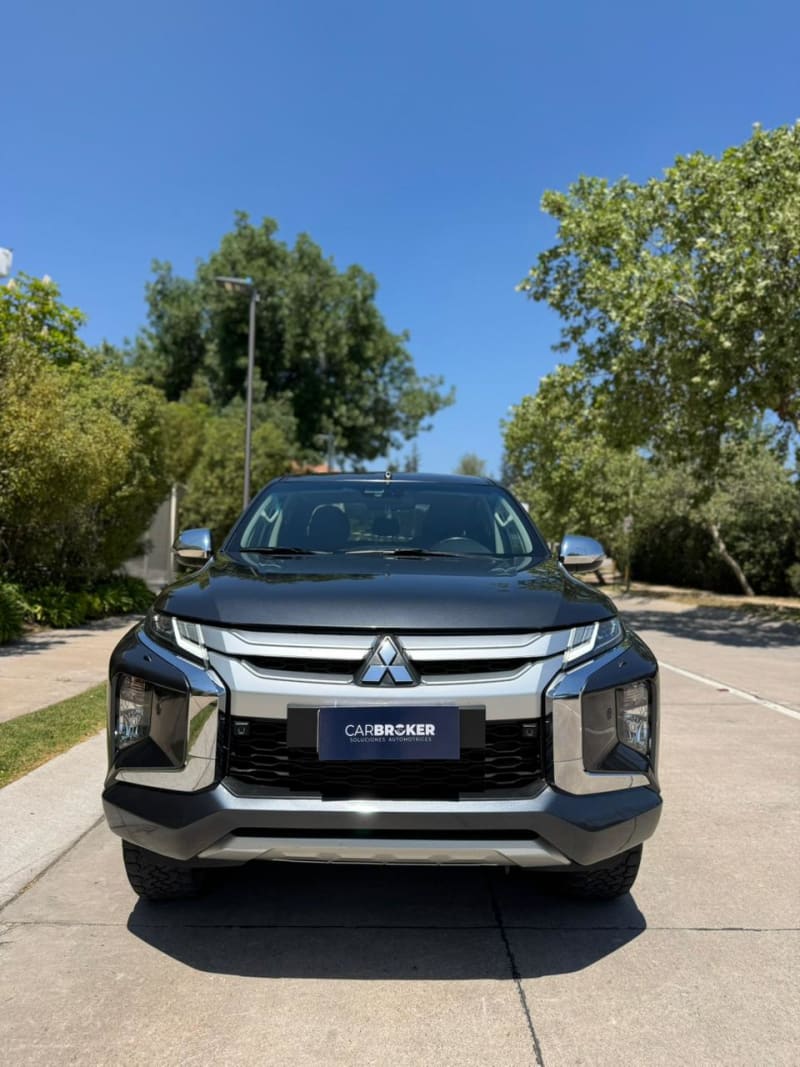 Mitsubishi L200 DAKAR HP 4X4 2.4 2021 - Imagen 1 de 8