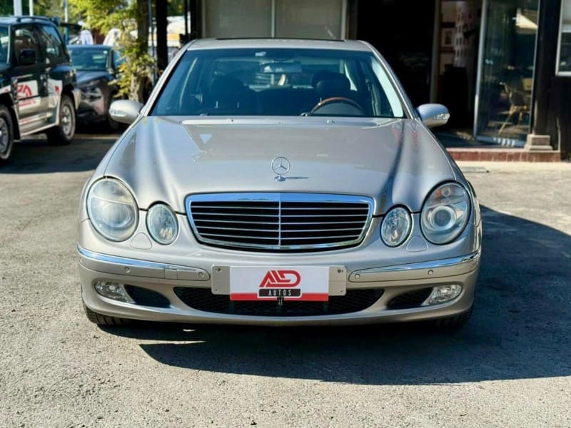 Mercedes-Benz E500 Elegance 5.0 2004 - Imagen 1 de 8