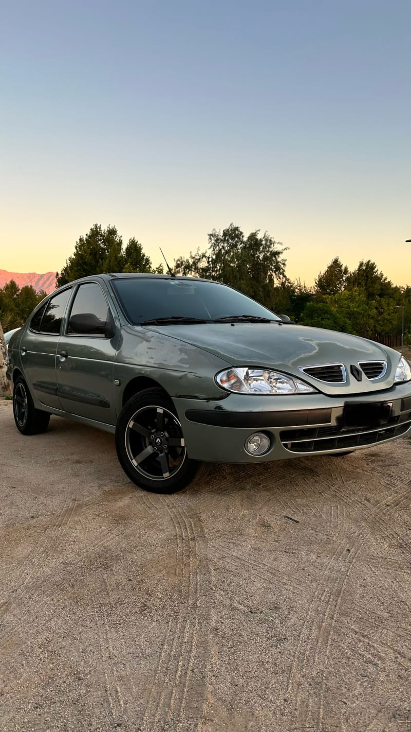 Renault Megane 2001 - Imagen 1 de 8