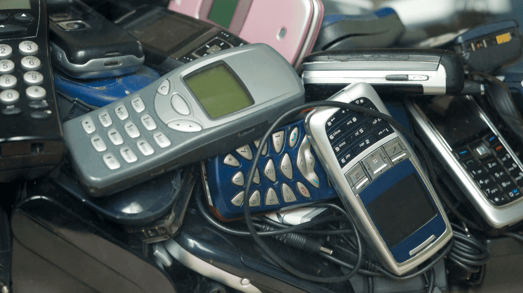How to Dispose of Old Phones EWaste Solutions Ridly
