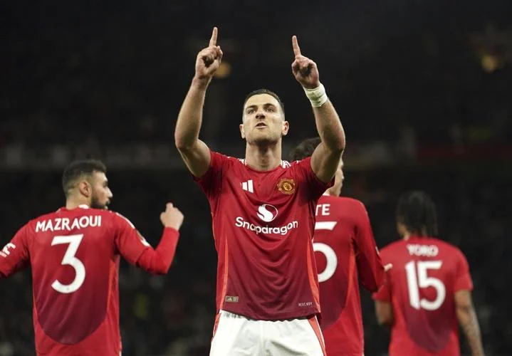 Manchester United Pull Off Historic Comeback to Stun Lyon in Nine-Goal Europa League Thriller.