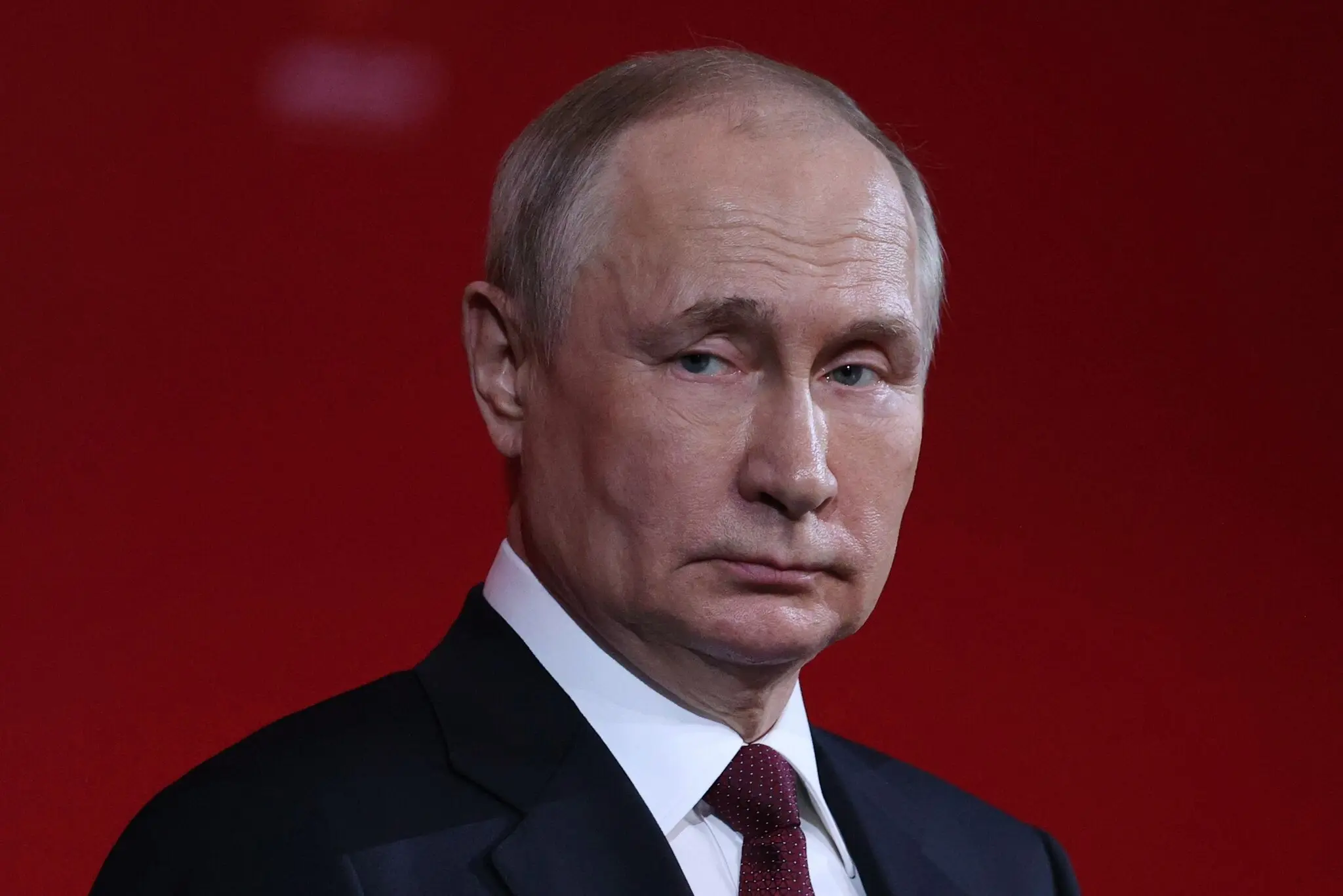 Putin's Ukraine ceasefire begins, but skepticism and doubt persist.