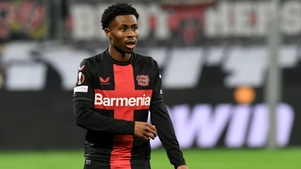 Tella Excited to Link Up With Ten Hag at Leverkusen
