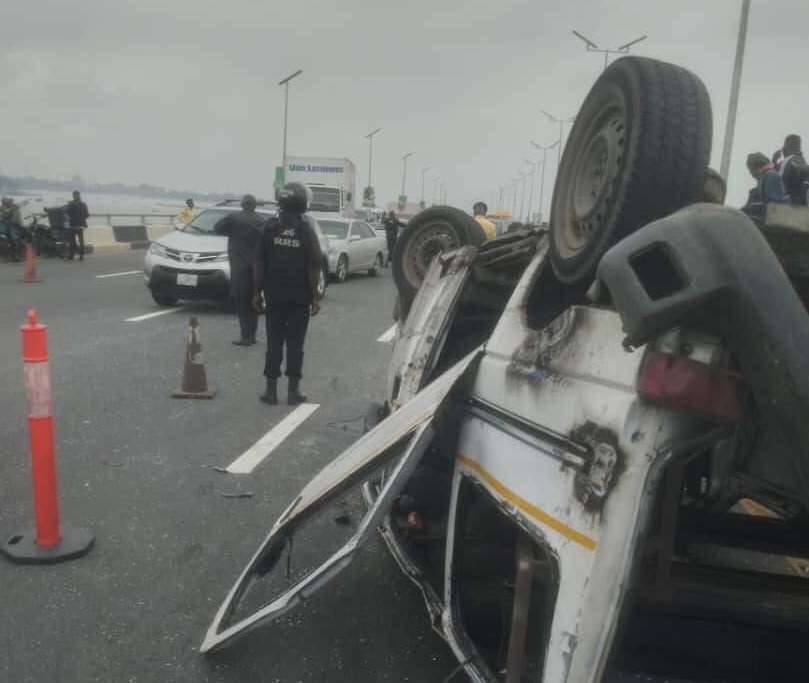 Multiple Injured as Commercial Bus Overturns on Third Mainland Bridge