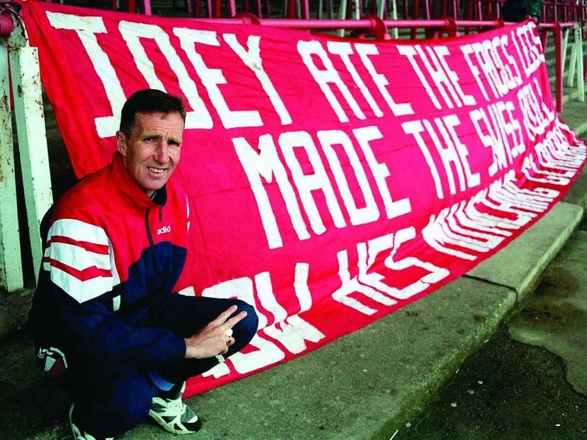 Liverpool, Chelsea & Wrexham Legend Joey Jones Dies at 70
