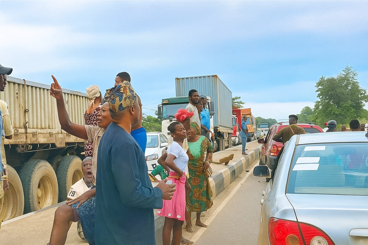 Ogun Residents Protest After Fatal Crash Claims Lives of Four Pupils