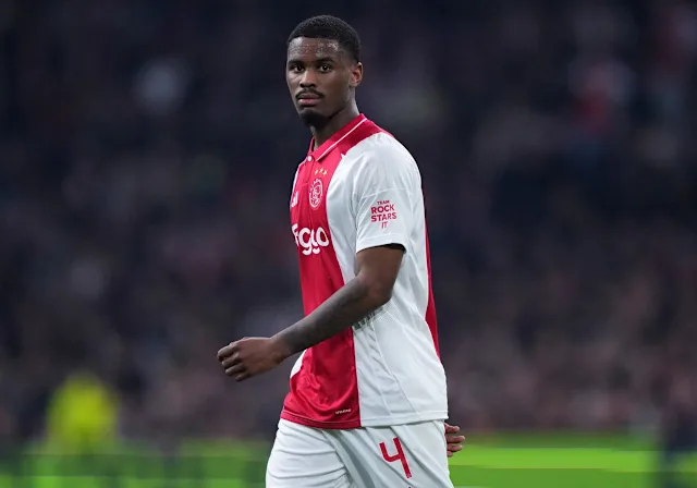 Chelsea’s Move for Ajax Star Jorrel Hato Hits £52m Roadblock