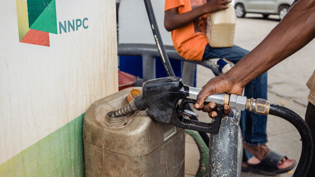 NNPC Dismisses Pump Attendant, Suspends Manager Over Alleged Customer Fraud