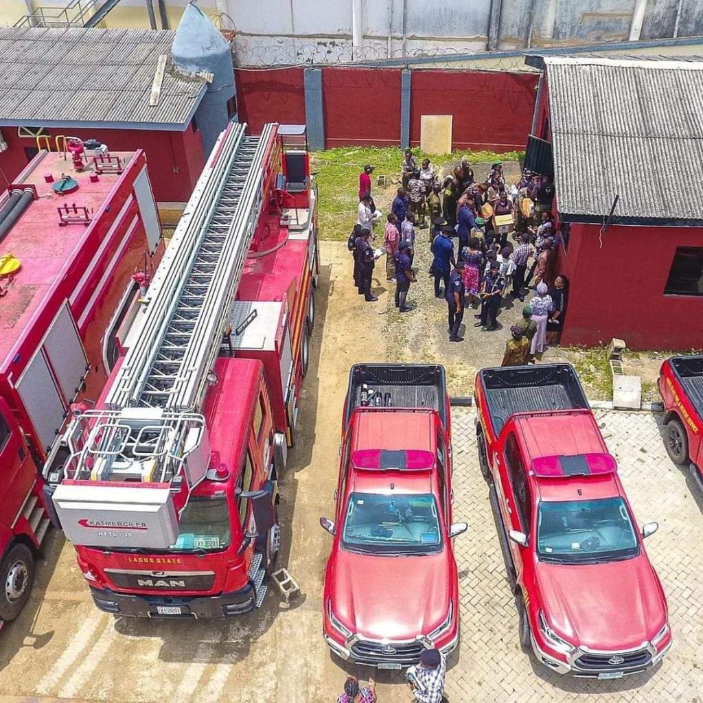 Panic as UBA Staff Jump From Building During Fire Outbreak on Lagos Island