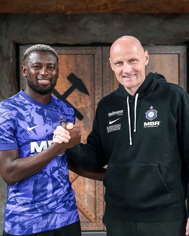 Super Eagles Defender Jamilu Collins Joins German Club FC Erzgebirge Aue