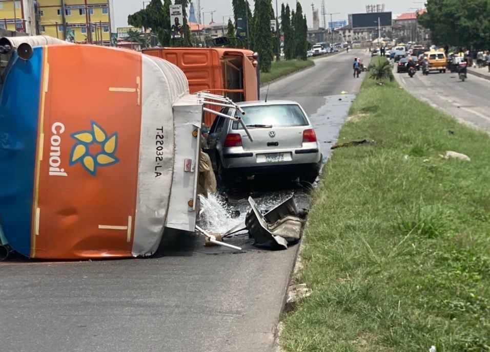 Apprehension as Gas Tanker Overturns on Ibeju Bridge, Lagos — LASTMA Orders Traffic Diversion