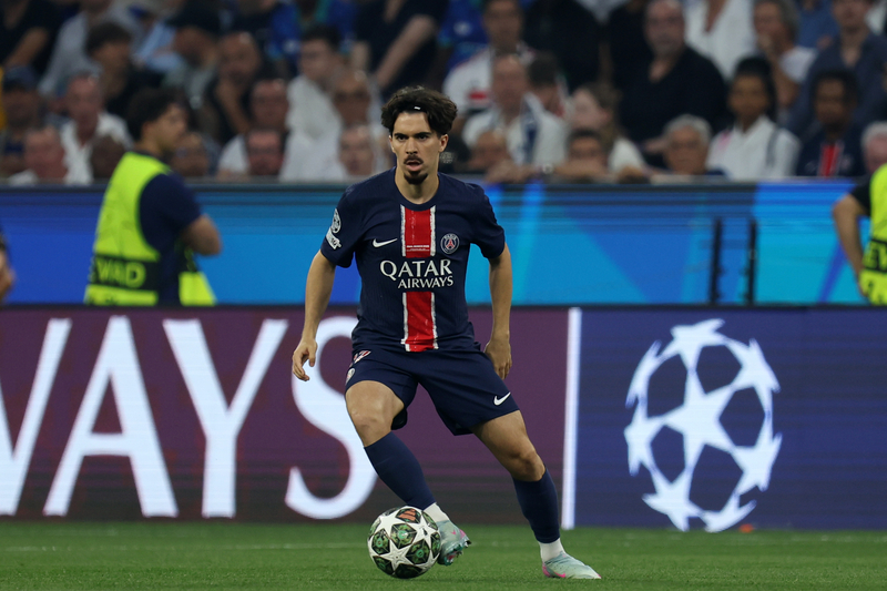 Vitinha Hails PSG Star Nuno Mendes as the Best Left-Back in the World