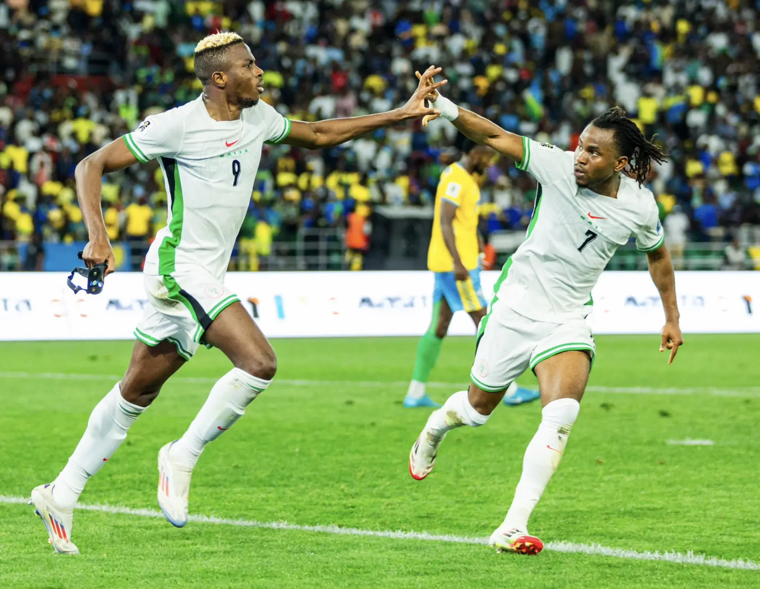 Osimhen Praises Teammates After Super Eagles’ 4-1 Win Over Gabon in WCQ Playoffs