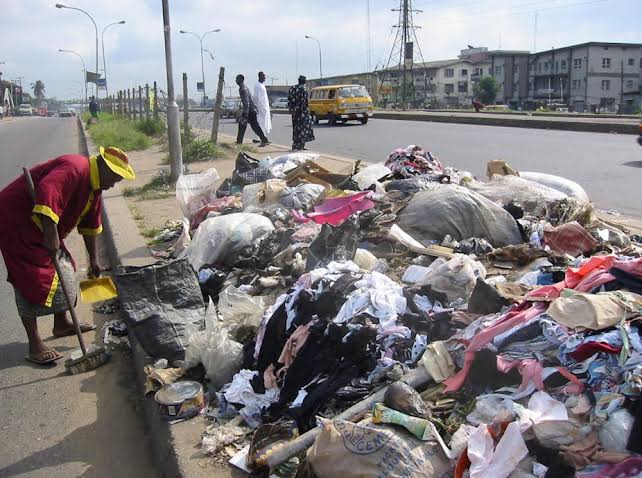 Lagos Cracks Down on Illegal Waste Dumping, Arrests Three Along Ikotun–Igando Road