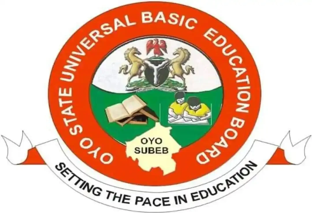 Oyo Distributes Textbooks, School Bags, Sandals To Students