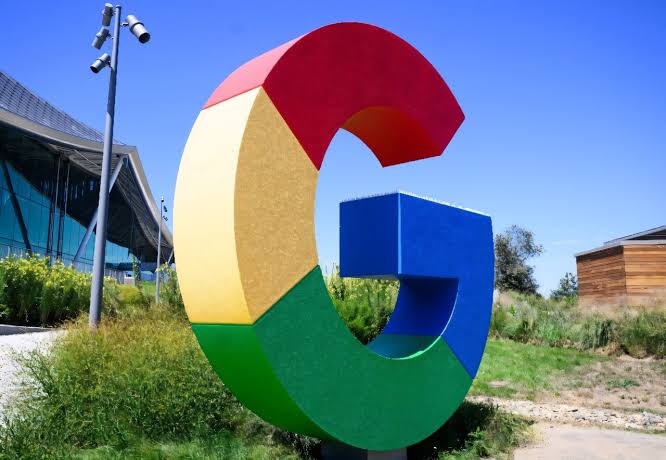 Google offers CEO $692m pay package