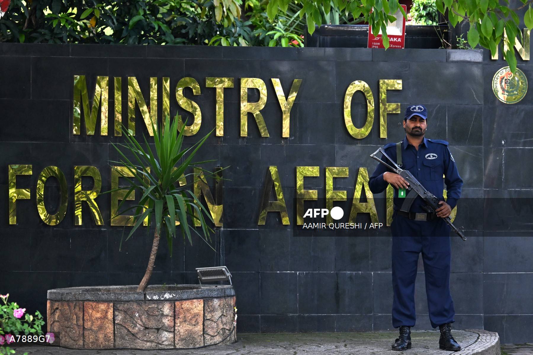 Iran Delegation Heads To Islamabad For Pakistan-brokered Us Talks