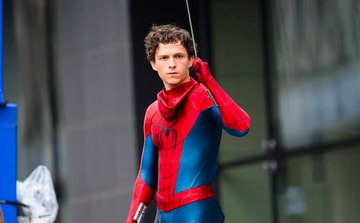 Tom Holland Hints At Possible Spider-Man Exit, Talks Passing Torch