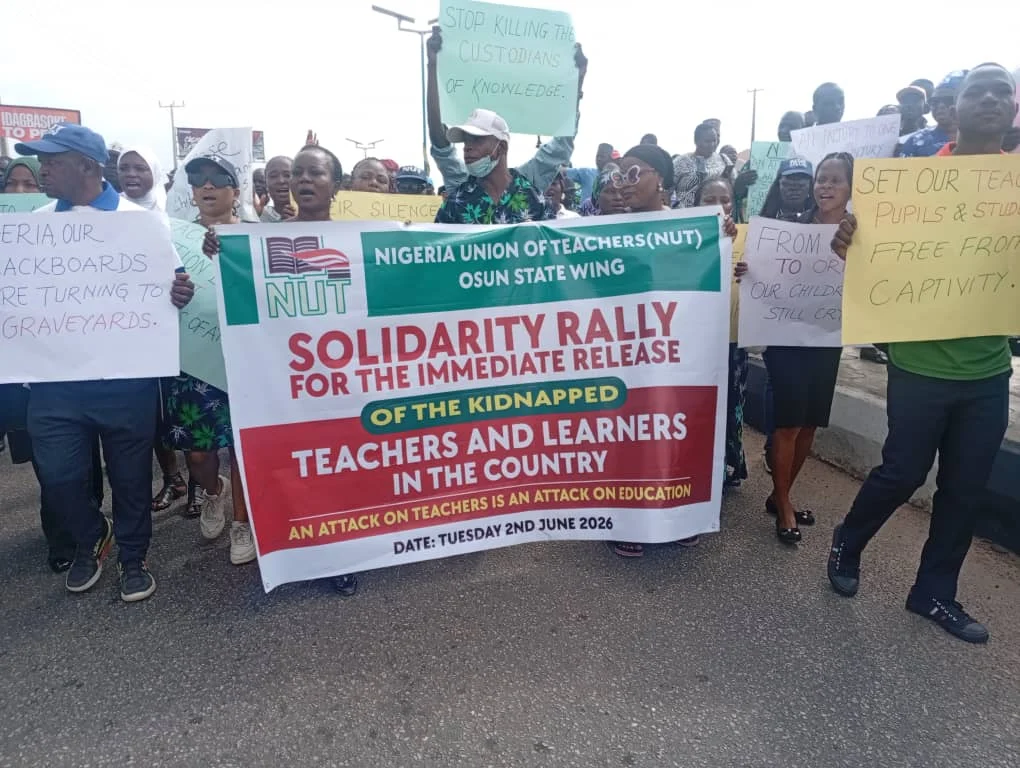 Osun teachers protest, demand rescue of abducted Oyo pupils