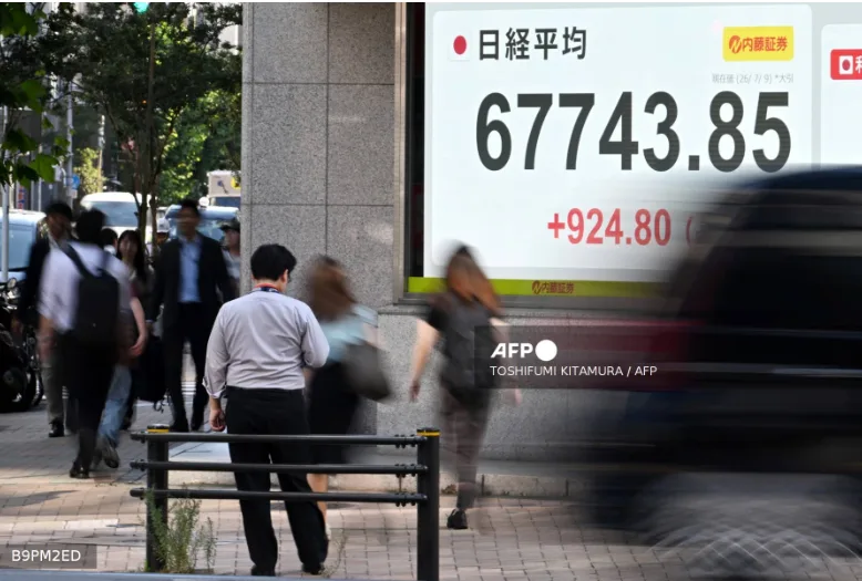 Oil price surges as fresh US-Iran strikes deepen Middle East tensions
